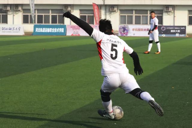 组图：世界杯-法国VS西班牙 波罗单刀从容破门